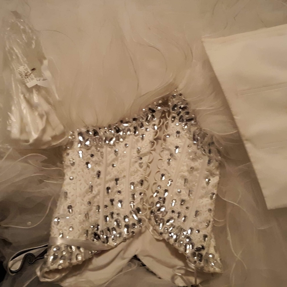 Always and forever Prom dress - Picture 3 of 4